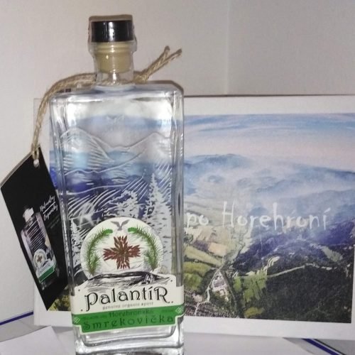 Ušľachtilý destilát zo smreka